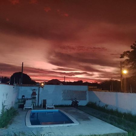 Vila agradável com piscina. Villa Peruíbe Exterior foto